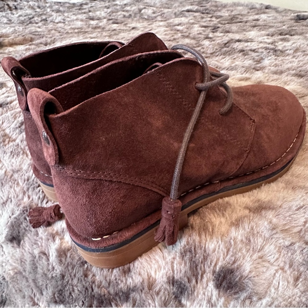 Brown Suede Stitch Hush Puppies Booties With Tassels Size 5.5
